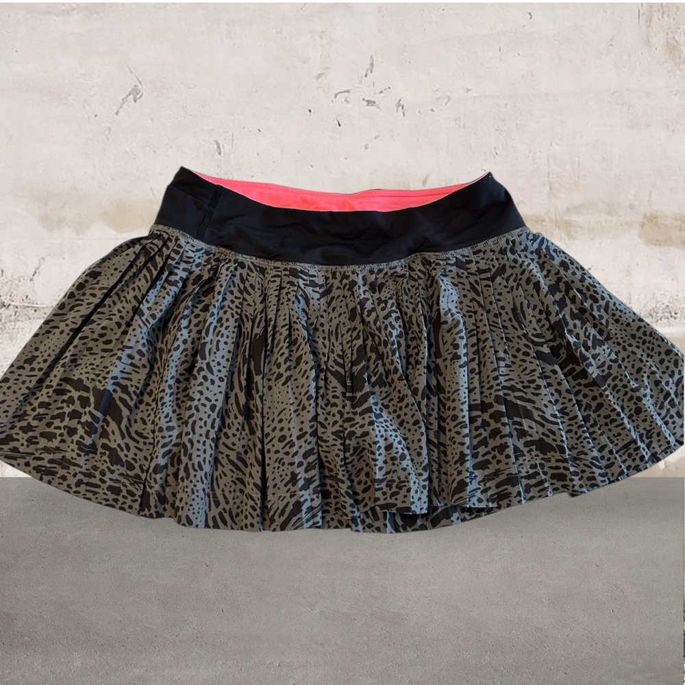 Lululemon Pleat To Street Skirt II, Slate Black, Gray, Pink Skirt, Lined, Sz S - Picture 1 of 11